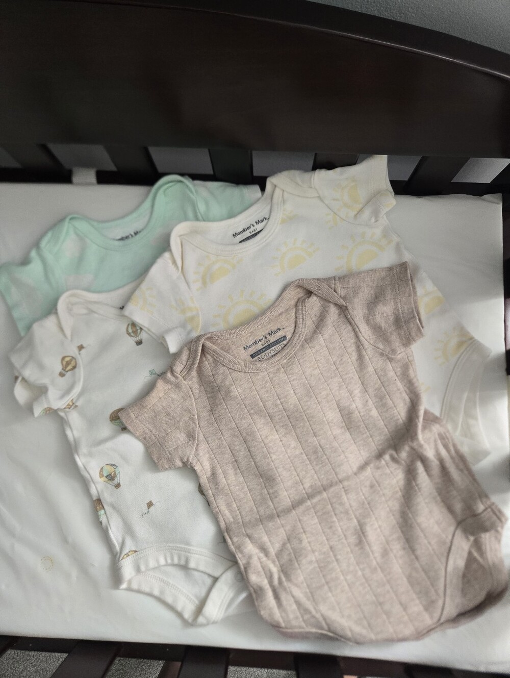 Members mark 3m infant baby boy/girl onesie set on 4